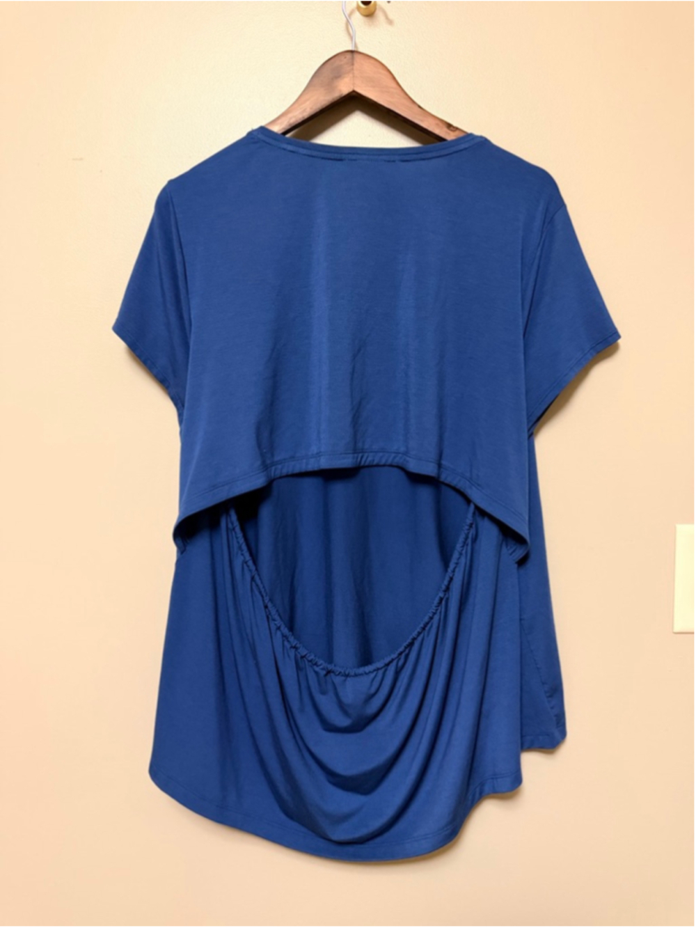 Athleta Air Out Cinch Tee - Picture 4 of 6